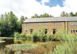 Peveril Cottage at Darwin Lake, Matlock, Derbyshire