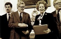 Anglo Irish Agreement signed