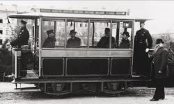 First electric trams begin running in London