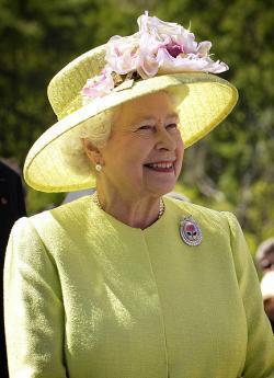 Queen Opens National Theatre