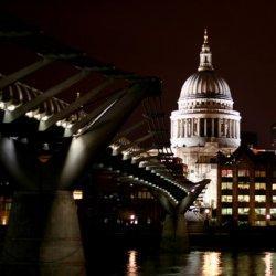 Millennium Bridge Opens – and Closes